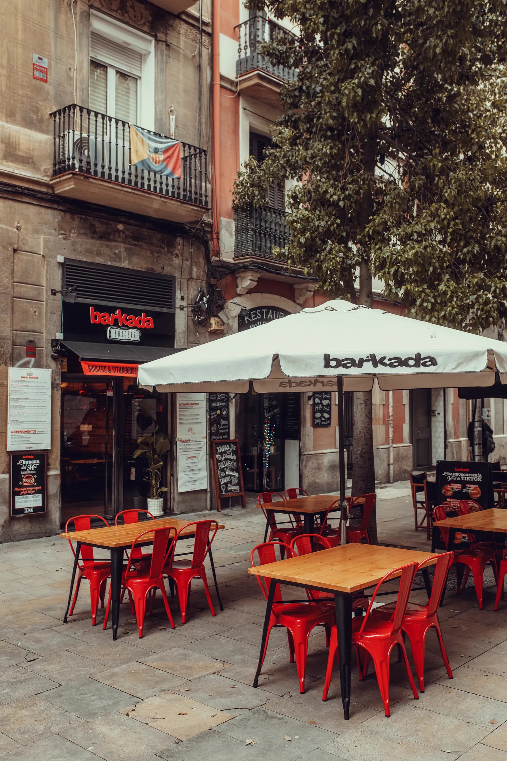 Tot el necessari per venir, trucar o reservar en segons.
